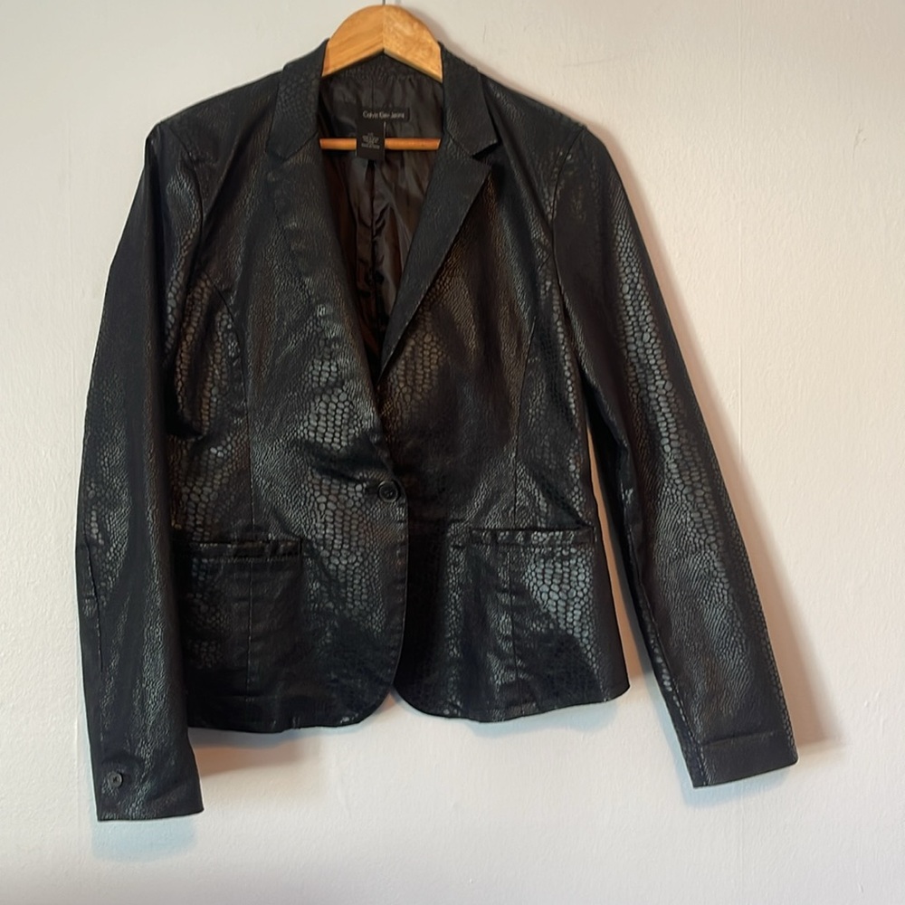 used Calvin klein blazer black snake print 70%cotton 28% polyester 2 2%elastane